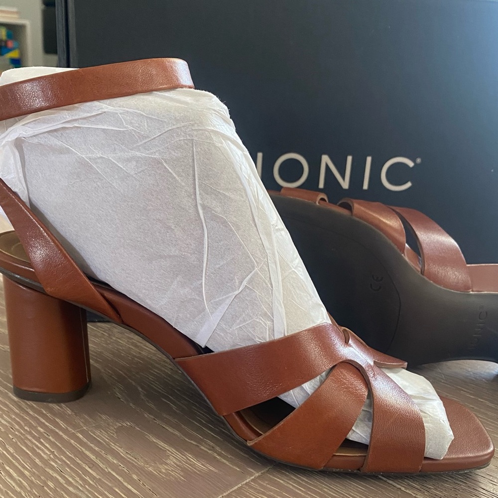 Vionic Brown Leather Heeled Sandals with Chunky Heel
